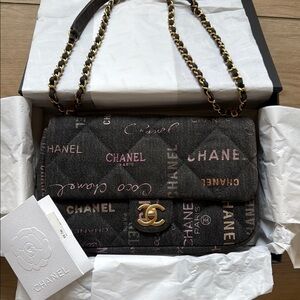 Chanel 22 P large denim flap black